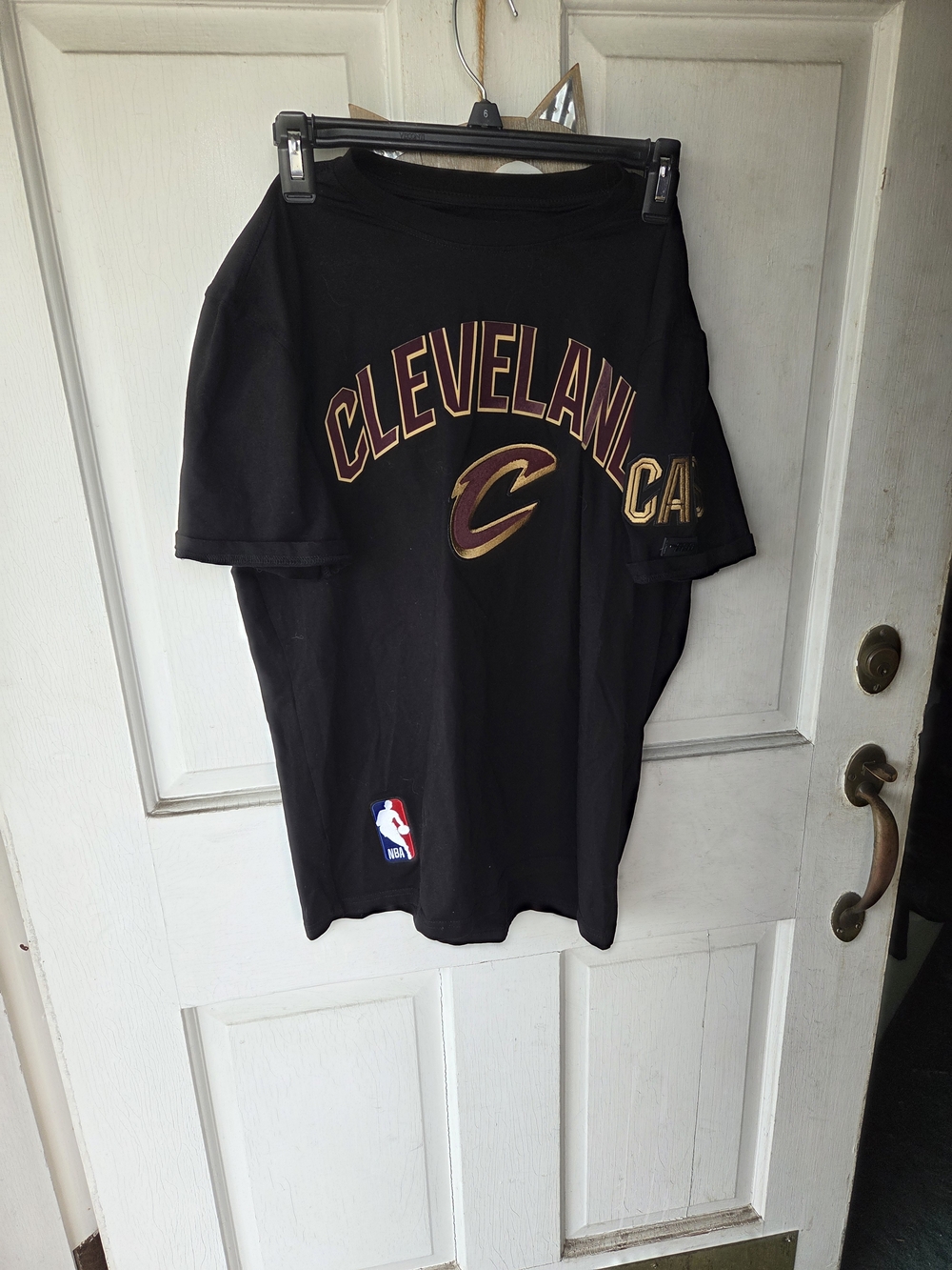 Pro Standard  Black Cleveland Cavaliers Kids Tee with Maroon & Gold Logo